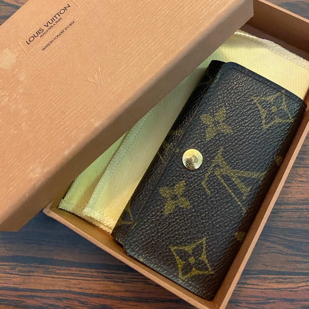 Louis Vuitton Key holder (4)